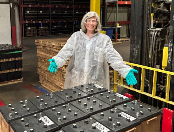 Stryten Energy Welcomes Senator Joni Ernst (R-IA) to its Manchester, IA, Battery Plant 